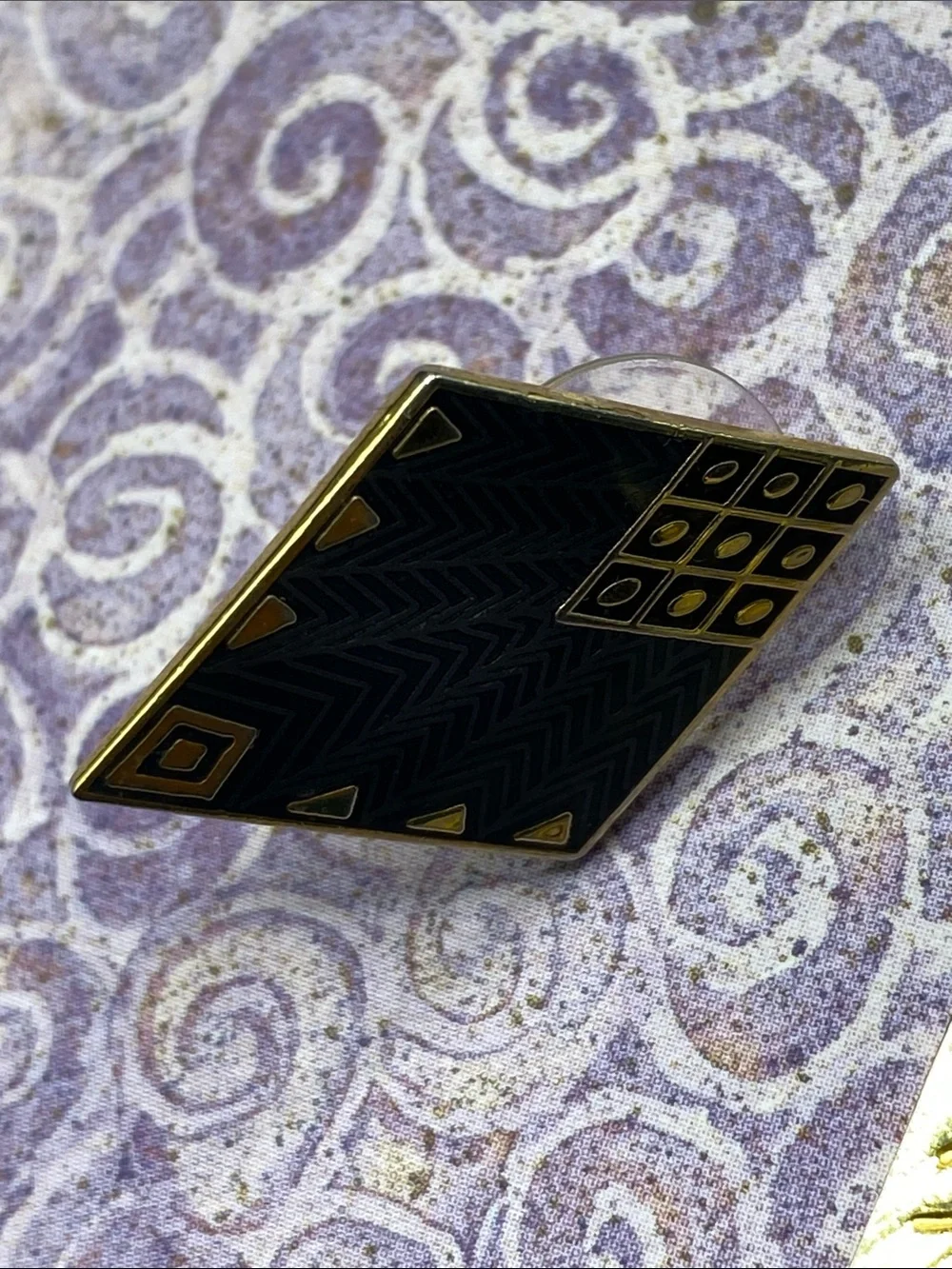 NUSI Vintage Pierced Earrings Inlay Fold Metal & Enamel Diamond Shaped Gray